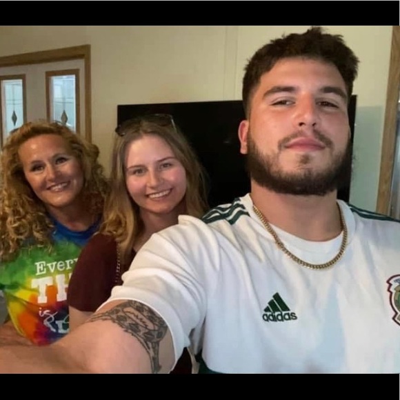 Meet your Posher, Tracey - Picture 3 of 14